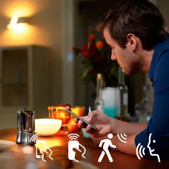 PHILIPS PLAY COL Hue Weiß und Farbambiente, zwei Schienen + Adapter, Schwarz PHILIPS PLAY COL Hue Weiß und Farbambiente, zwei Schienen + Adapter, Schwarz