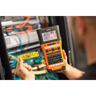 BROTHER tragbarer Etikettendrucker PT-E550WNIVP, Wi-Fi, LCD, 7 Zeilen