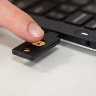 Security Key C NFC - USB-C, unterstützt Multi-Faktor-Authentifizierung (NFC), FIDO2 U2F Unterstützung, wasserdicht Security Key C NFC - USB-C, unterstützt Multi-Faktor-Authentifizierung (NFC), FIDO2 U2F Unterstützung, wasserdicht