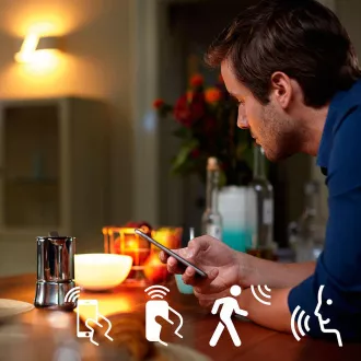 PHILIPS Hue White Ambiance, 2x Glühbirne 4, 2W GU10