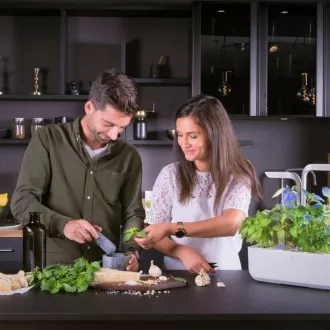 Véritable SMART - Automatisches Pflanzgefäß mit Lichtsteuerung, weiß Véritable SMART - Automatisches Pflanzgefäß mit Lichtsteuerung, weiß