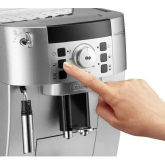 DeLonghi Magnifica S ECAM 22.110.SB Automatische Kaffeemaschine DeLonghi Magnifica S ECAM 22.110.SB Automatische Kaffeemaschine