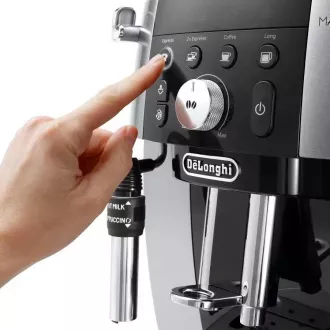 DeLonghi Magnifica S Smart ECAM 250.23.SB Kaffeevollautomat, 1450 W, 15 bar, integriertes Mahlwerk, silber