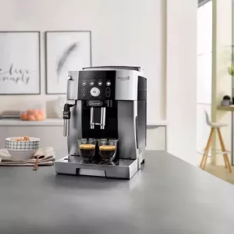 DeLonghi Magnifica S Smart ECAM 250.23.SB Kaffeevollautomat, 1450 W, 15 bar, integriertes Mahlwerk, silber
