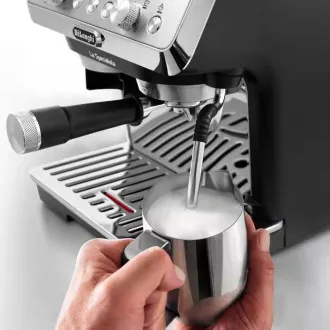 DeLonghi La Specialista Arte Hebel-Kaffeemaschine, 1400 W, integriertes Mahlwerk, MyLatte Dampfdüse DeLonghi La Specialista Arte Hebel-Kaffeemaschine, 1400 W, integriertes Mahlwerk, MyLatte Dampfdüse