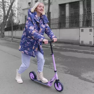 Klappbarer Scooter Story Civic Comfort mit aufblasbaren Rädern, lila Klappbarer Scooter Story Civic Comfort mit aufblasbaren Rädern, lila