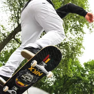 Skateboard NKX Rasta-Schädel