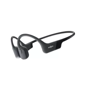 Shokz OpenRun Bluetooth-Kopfhörer vor den Ohren, schwarz